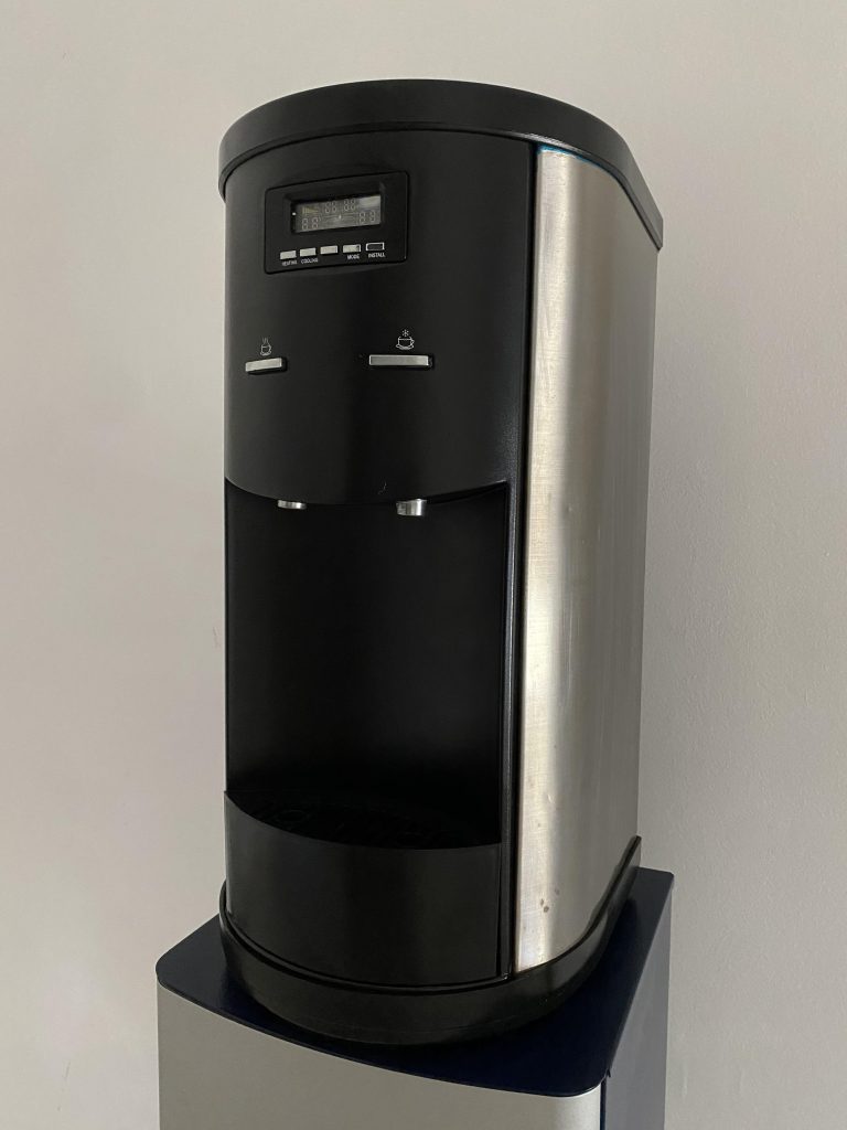 Vízadagoló ( Hideg-Meleg)