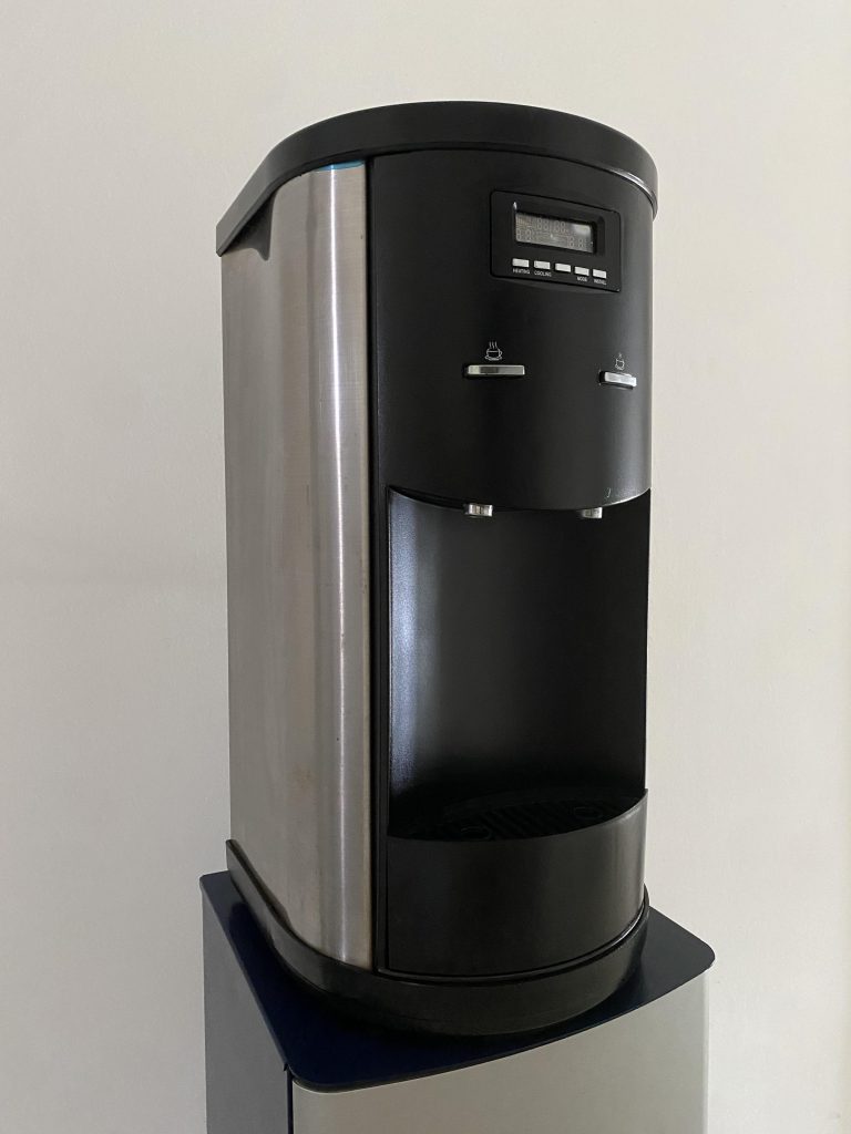 Vízadagoló ( Hideg-Meleg)